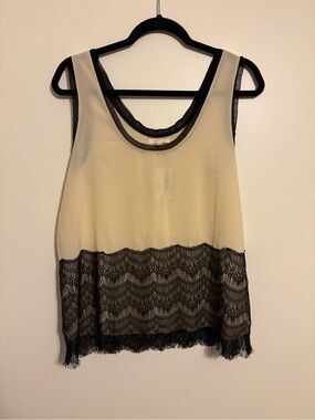 NWT South Moon Under Under Skies Sleeveless Cream Tank with Black Lace Trim